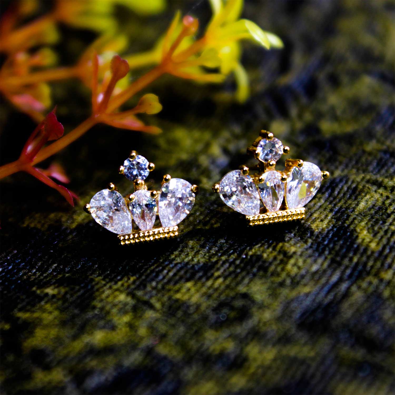 Buy Beautiful Crown Star Earrings in 18KT Yellow Gold Online | ORRA
