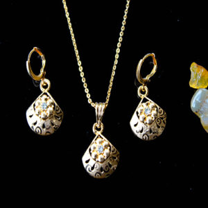 Cute Gold Chain and Earrings Set - Sea Shell Shaped - Image 2