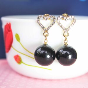 Beautiful Heart Shaped Dangler Earrings with Black Pearl