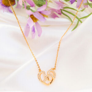 Stunning Gold Plated Boy Girl Kissing Heart Shaped Short Chain