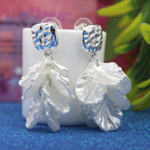 Stunning Silver-Plated Seashell Dangler Earrings